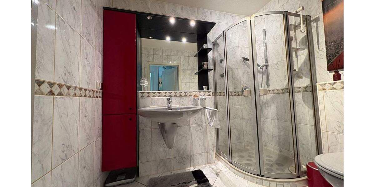 Ruhiges Wohnen in gewachsener Wohngegend...Freistehender Bungalow in ER-Tennenlohe 5 zimmer