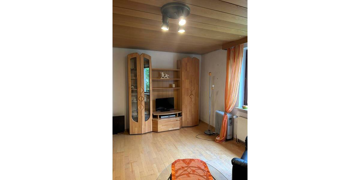 Charmante Doppelhaushälfte im fränkischen Stil mit Garage in ruhiger Wohnlage von Alterlangen (sanierungsbedürftig) 5 zimmer