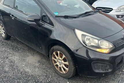 Kia Rio 155.000 km 1.850 &euro; Fürth 90763