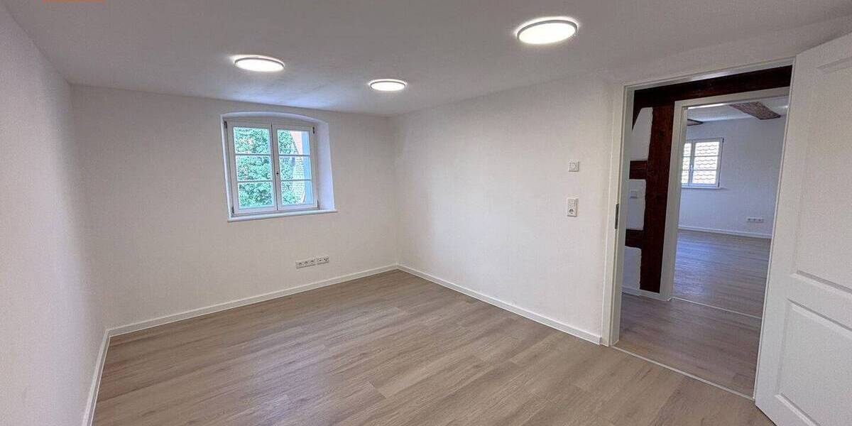 Einfamilienhaus Engelthal - 7 Zimmer, 216 m&sup2;, 1.990&euro; | Angebot:26694551