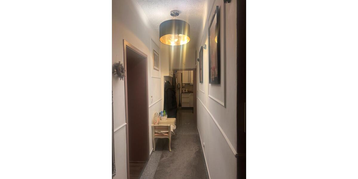 Zweizimmerwohnung früher Dreizimmer -Altbau 2 zimmer