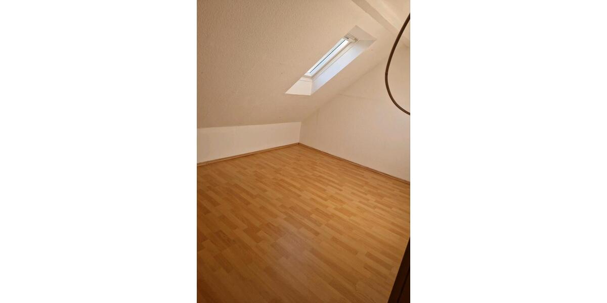 Dachgeschoßwohnung Forchheim - 3 Zimmer, 75 m&sup2;, 800&euro; | Angebot:26391725