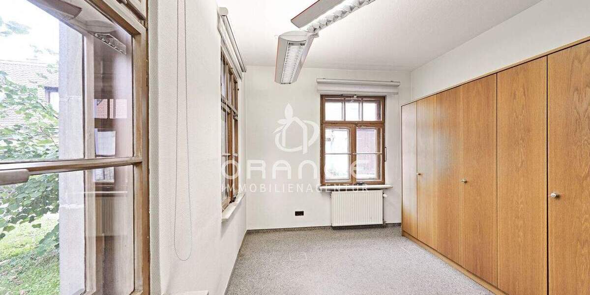 ***Direkt an der B14 - Denkmalgeschütze Gewerbefläche sucht neuen Eigentümer*** zimmer