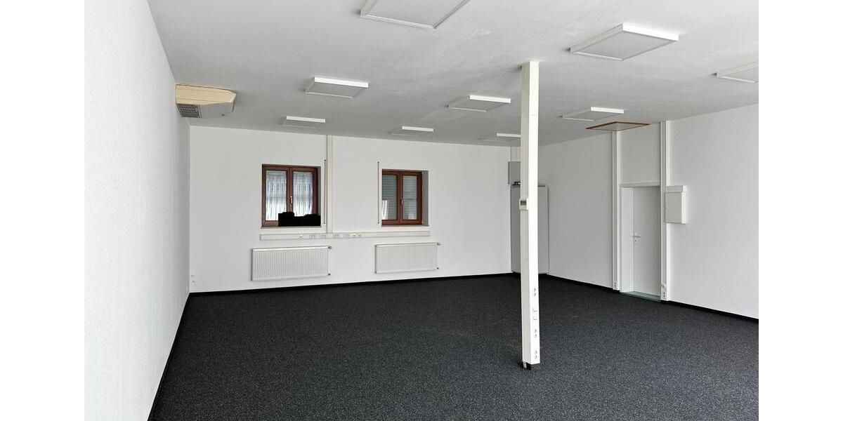 Moderne freitragende Halle mit Bürofläche zu vermietenm, Mühllach, Röthenbach zimmer
