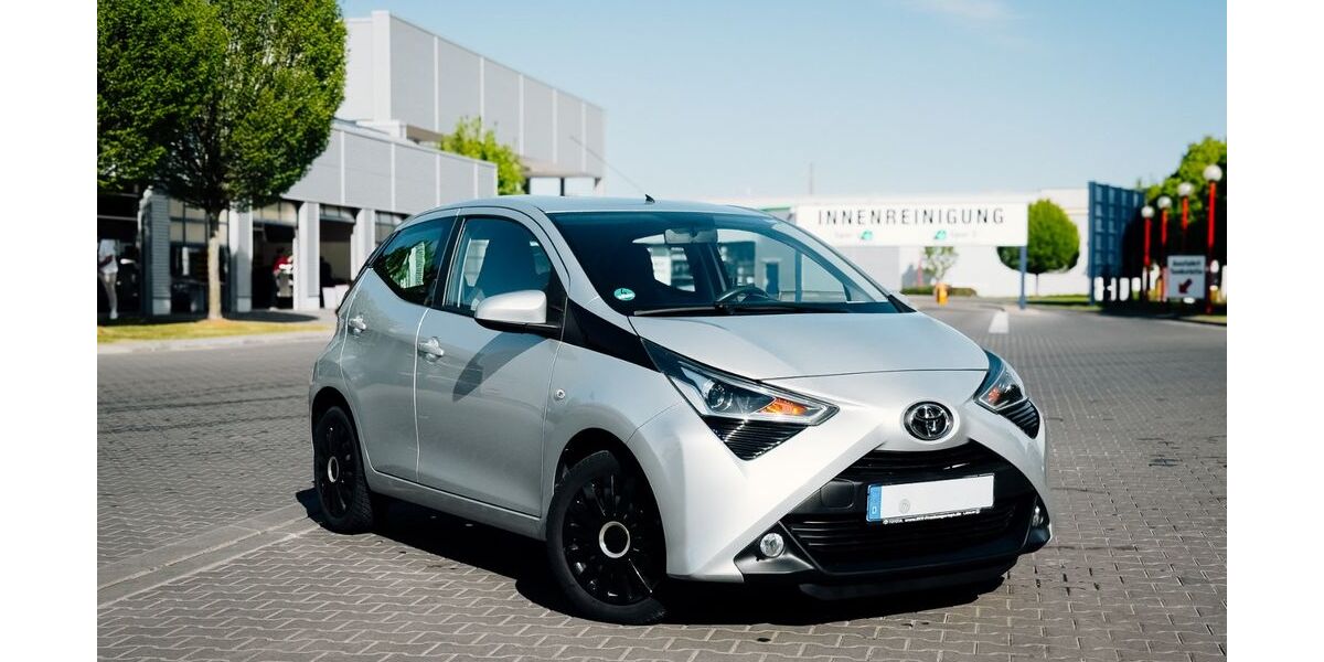 Toyota Aygo (X) 29.500 km 9.300 &euro; Nürnberg 90441