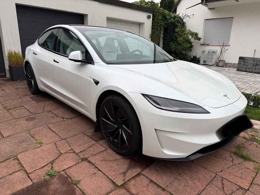 Tesla Model 3 9.100 km 48.990 € Nürnberg 90469