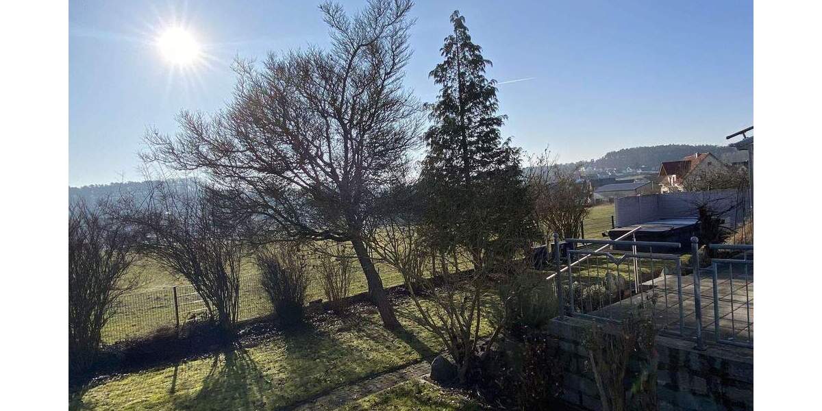 Etagenwohnung Heroldsbach Oesdorf - 4 Zimmer, 127 m&sup2;, 1.075&euro; | Angebot:25768294