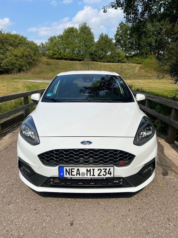 Ford Fiesta 79.500 km 16.300 € Markt Erlbach 91459