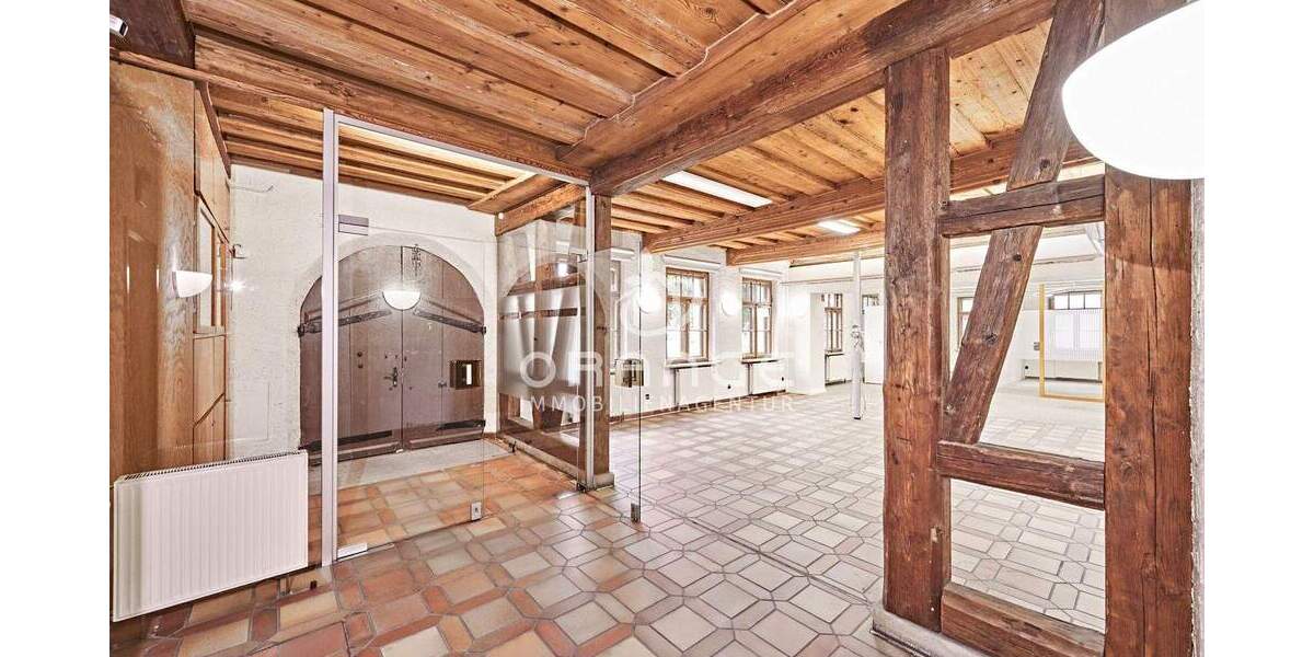 ***Direkt an der B14 - Denkmalgeschütze Gewerbefläche sucht neuen Eigentümer*** zimmer