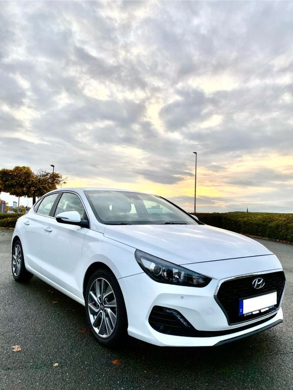 Hyundai i30 84.438 km 16.490 € Erlangen 91056