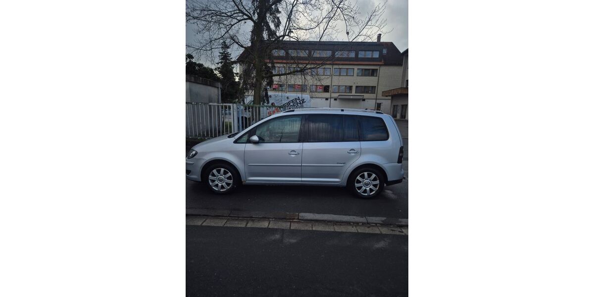 VW Touran 218.000 km 4.300 &euro; Erlangen 91052