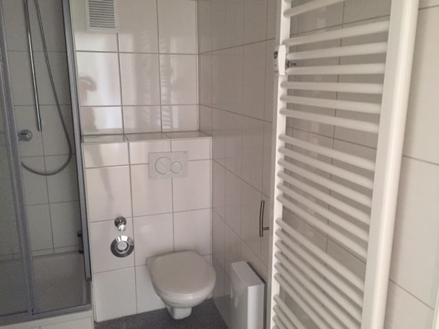 N-Katzwang: Gehobene 2-Zimmer-DG-Wohnung (u.a. mit Parkett, Granit, hell usw.) Top! von Privat - 2- Nürnberg Katzwang | Angebot:25960401