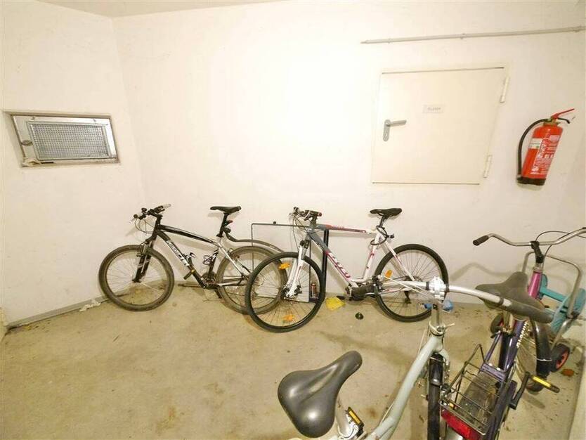 Erstbezug nach Renovierung - Helle Wohnung im EG mit Terrasse, ruhig gelegen und mit Stellplatz!