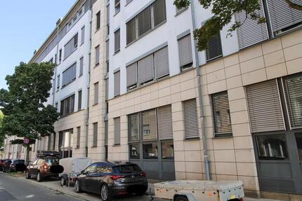 Sehr schöne und helle, voll möblierte 1-ZW in Fürth mit Aufzug zimmer