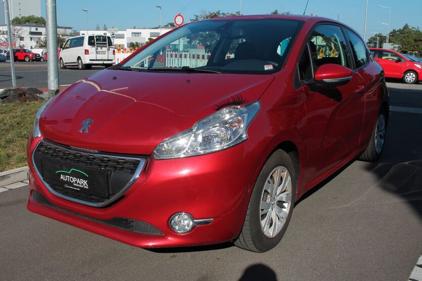 Peugeot 208 110.000 km 4.900 € Nürnberg 90449