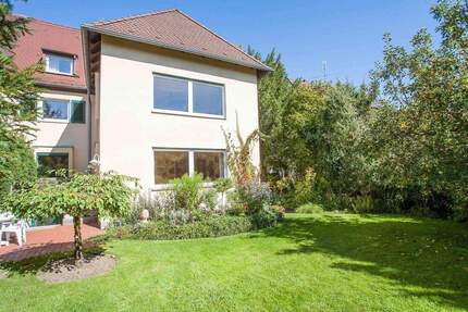 RESERVIERT+++Familienfest - Doppelhaushälfte in Erlangen-Ost 1 zimmer