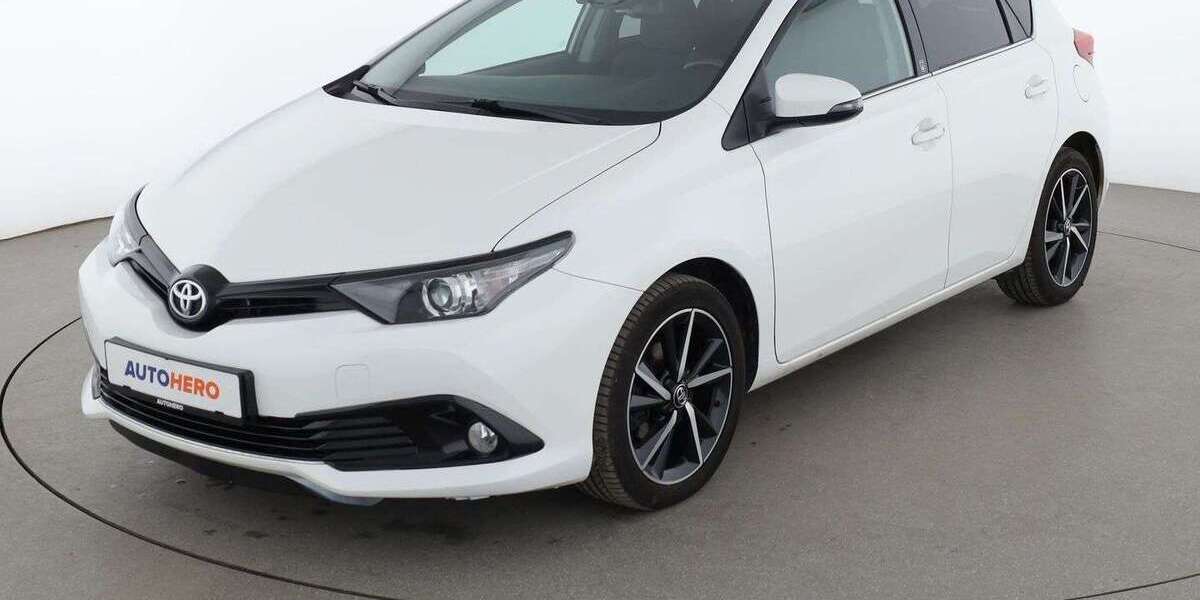 Toyota Auris 71.221 km 13.270 &euro; Nürnberg 90441