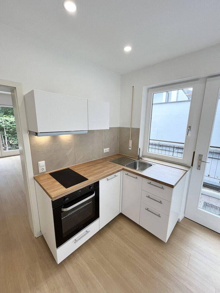 Kernsanierte 1,5 Zimmer Wohnung mit Terrasse in Top-Lage von Erlangen - sofort bezugsfrei