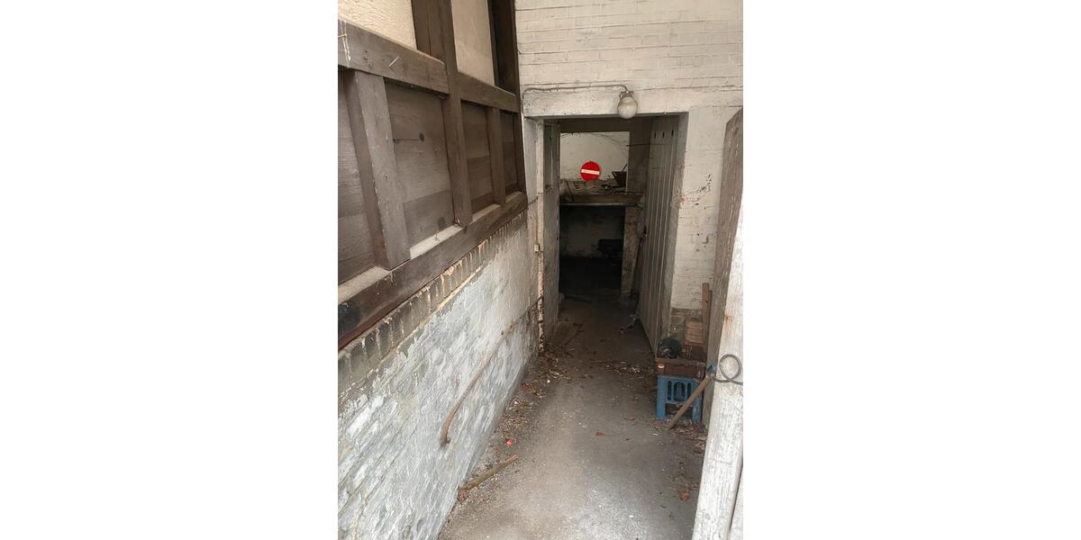 Etagenwohnung Nürnberg Sankt Leonhard - 8 Zimmer, 200 m&sup2;, 300.000&euro; | Angebot:26998845