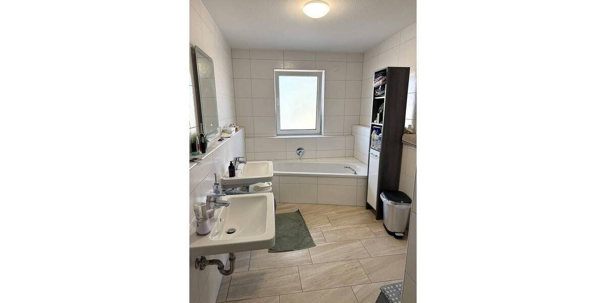 Mehrfamilienhaus, Wohnhaus Erlangen In der Reuth - 5 Zimmer, 153 m&sup2;, 1.950&euro; | Angebot:26512878