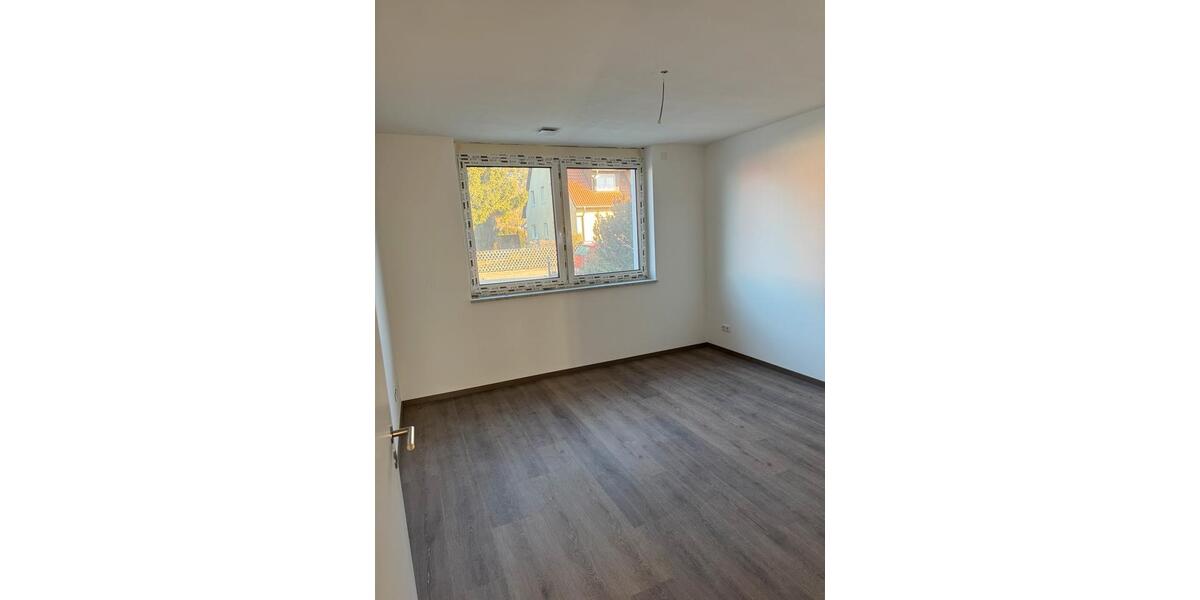 Helle 5 Zimmer Wohnung auf zwei Etagen mit Terrasse und Garten 5 zimmer