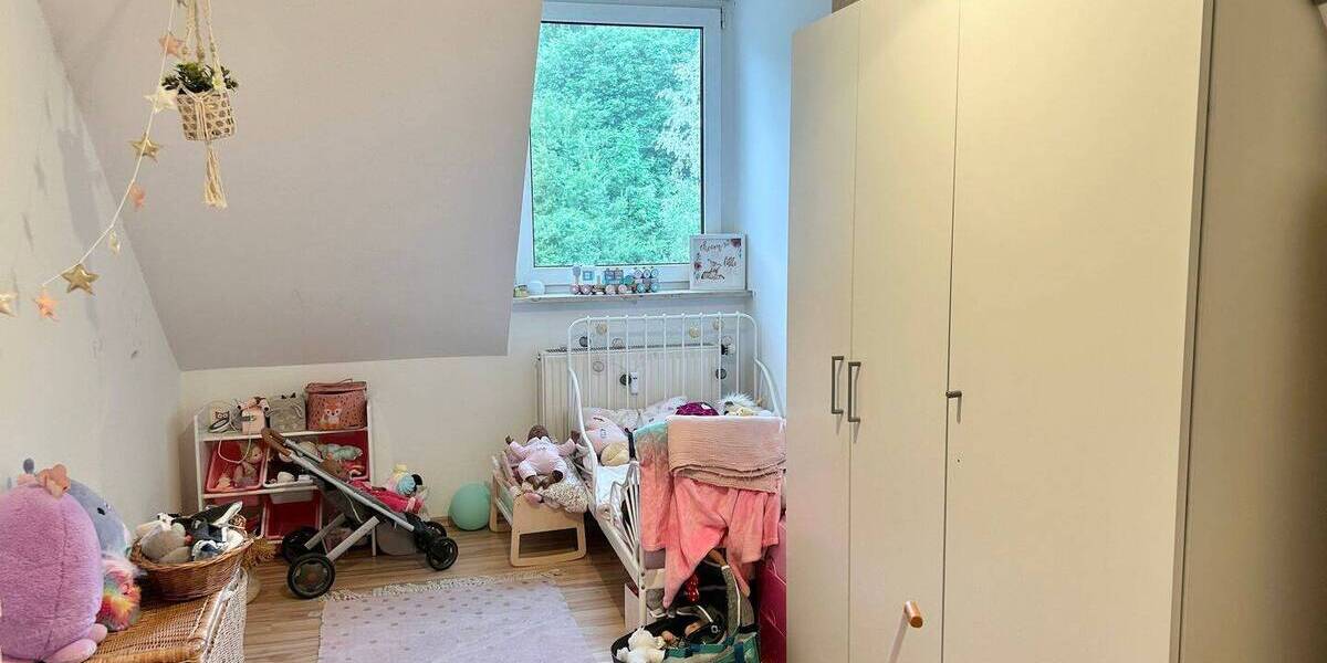 Reihenmittelhaus Fürth Burgfarrnbach - 4 Zimmer, 97 m&sup2;, 1.180&euro; | Angebot:26486511