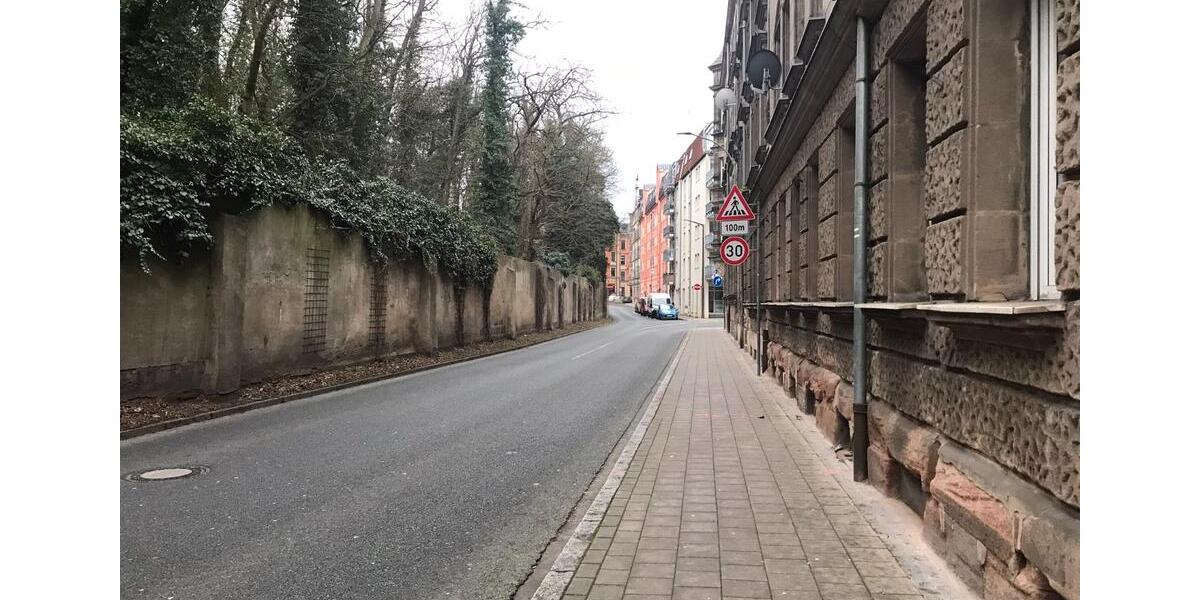 2,5 Zimmer Dachgeschosswohnung (für Singles und Paare) 2.5 zimmer