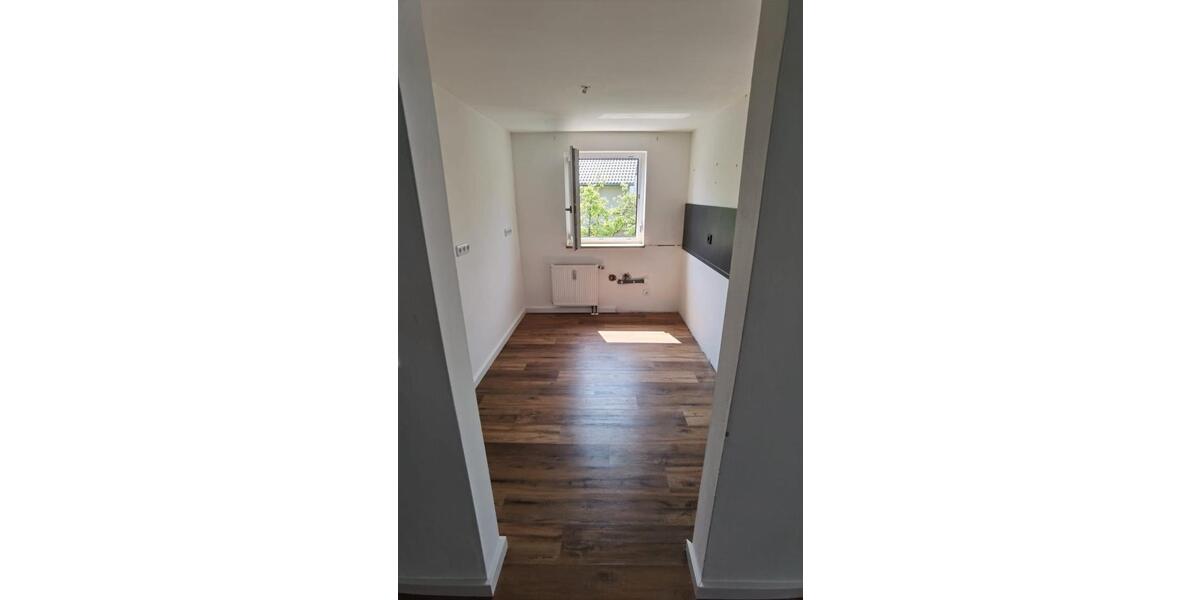 Dachgeschoßwohnung Burgthann - 3 Zimmer, 66 m&sup2;, 214.000&euro; | Angebot:26603073