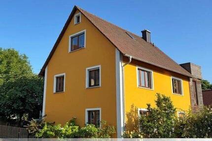 Rarität auf dem Land! Charmantes, saniertes EFH mit Scheune &schön angelegtem Garten bei Offenhausen 6 zimmer