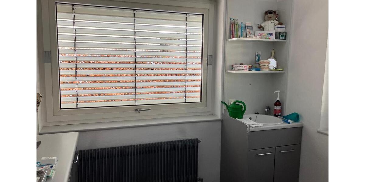 Praxis-Gewerberäume ca. 100 m² – zentrale Lage – ab sofort zimmer