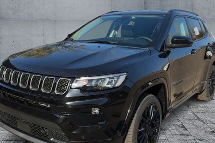Jeep Compass 32.126 km 24.890 &euro; Fürth 90765