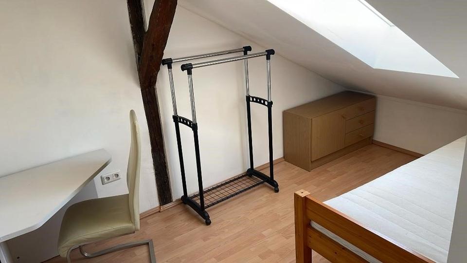 Dachgeschoßwohnung Nürnberg Eberhardshof - 1 Zimmer, 10 m&sup2;, 380&euro; | Angebot:26698808