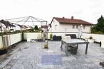 WIE DAS EIGENE HAUS - 8 Zimmer MAISONETTE Wohnung - EIGENER GARTEN - DACHTERRASSE - DOPPELGARAGE - STELLPLÄTZE