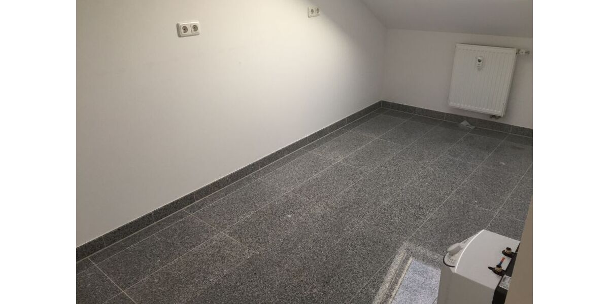 N-Katzwang: Gehobene 2-Zimmer-DG-Wohnung (u.a. mit Parkett, Granit, hell usw.) Top! von Privat - 2- Nürnberg Katzwang | Angebot:25960401