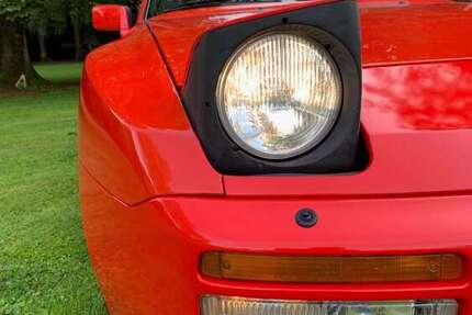 Porsche 944