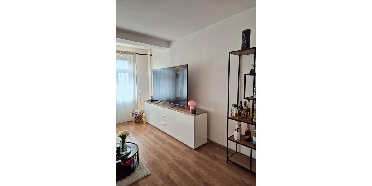 Großzügige sanierte 4-Zi Altbauwohnung. Geh. Ausstattung 4 zimmer