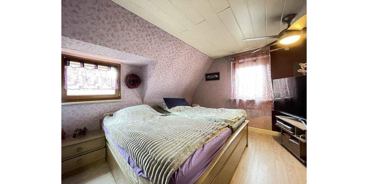 Einfamilienhaus Lauf - 4 Zimmer, 111 m&sup2;, 392.000&euro; | Angebot:25743115