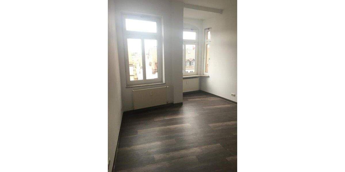 RENOVIERTE 2-ZI.-WOHNUNG - HEFNERSPLATZ - EINBAUKÜCHE - NEUER DESIGNBODEN - FUSSGÄNGERZONE 2 zimmer