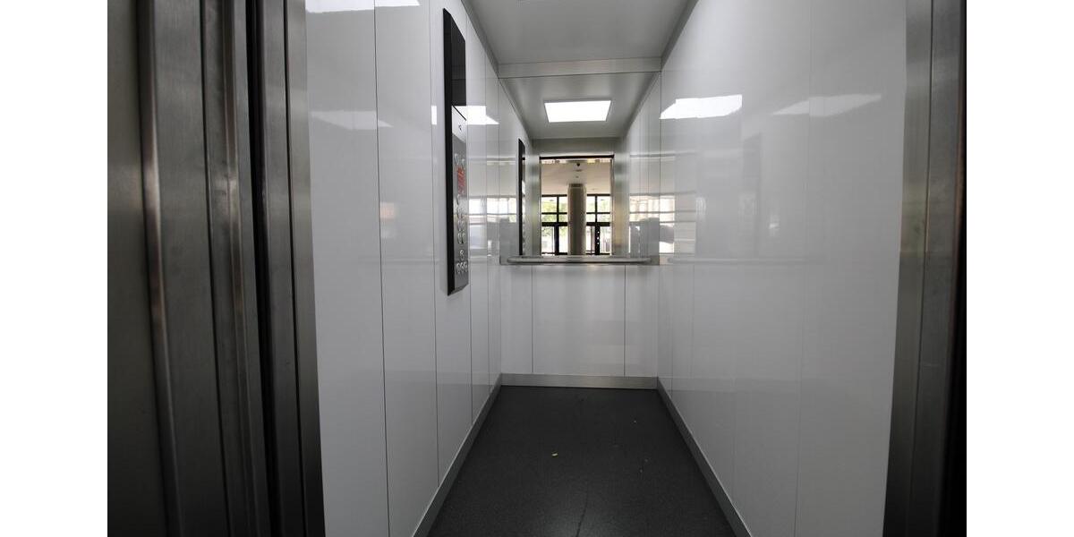 Möblierte 1-ZW im 4.OG mit Aufzug in Fürth in U-Bahn Laufnähe 1 zimmer