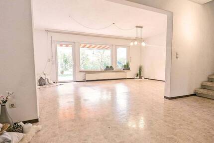 Haus Nürnberg Langwasser - 7 Zimmer, 166 m&sup2;, 549.000&euro; | Angebot:26242982