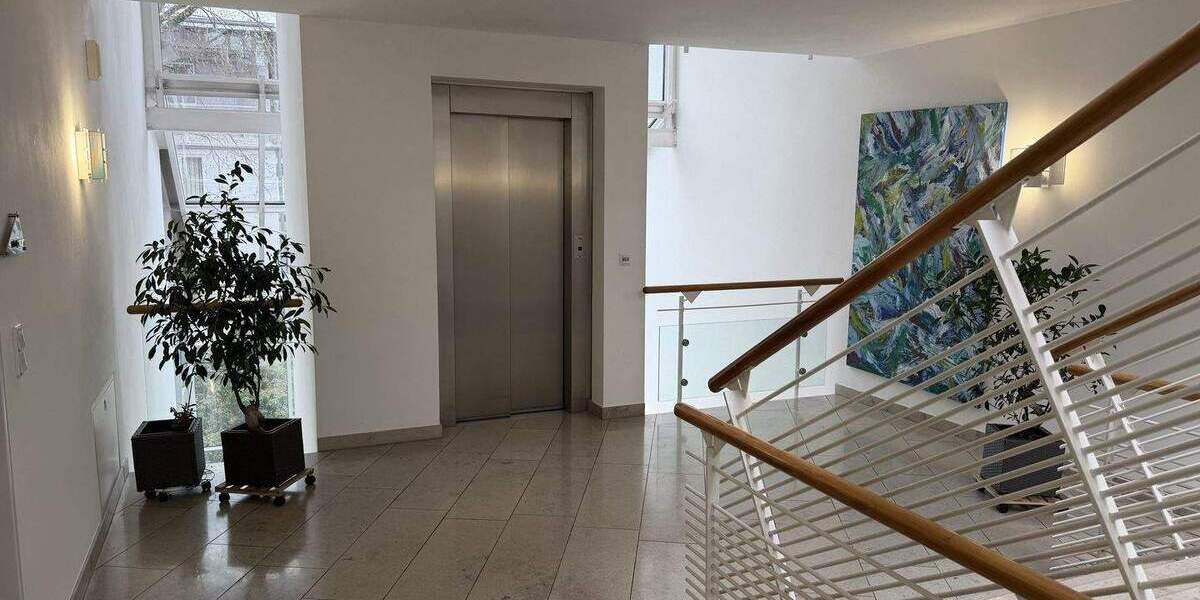 Etagenwohnung Nürnberg Gleißhammer - 4 Zimmer, 208 m&sup2;, 2.200&euro; | Angebot:26502648
