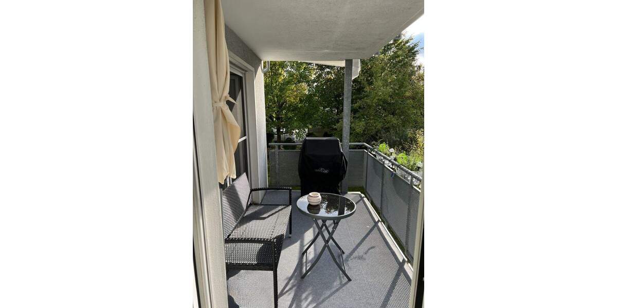 Lichtdurchflutete 4-Zimmer Wohnung mit 2 Balkonen und Garten in ruhiger Lage 4 zimmer