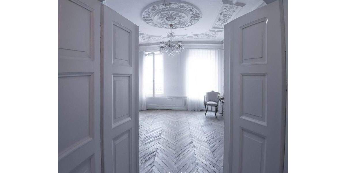 Jugendstiletage mit Blick in die Fußgängerzone 5 zimmer