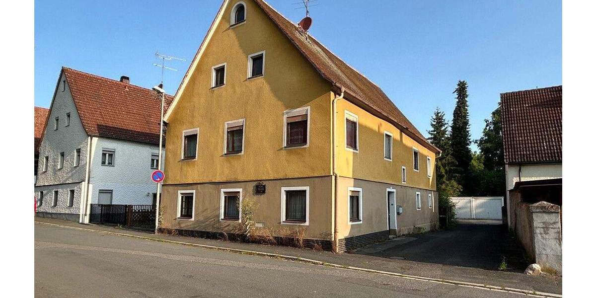 Mehrfamilienhaus, Wohnhaus Erlangen / Frauenaurach Frauenaurach - 8 Zimmer, 236 m&sup2;, 359.000&euro; | Angebot:24051824