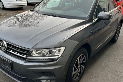 VW Tiguan 104.000 km 19.890 € Nürnberg 90439