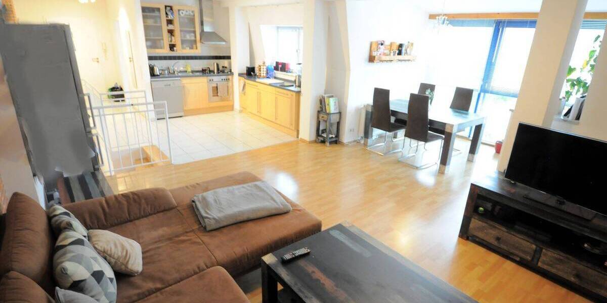 Etagenwohnung Fürth Innenstadt - 3 Zimmer, 96 m&sup2;, 370.000&euro; | Angebot:26740043
