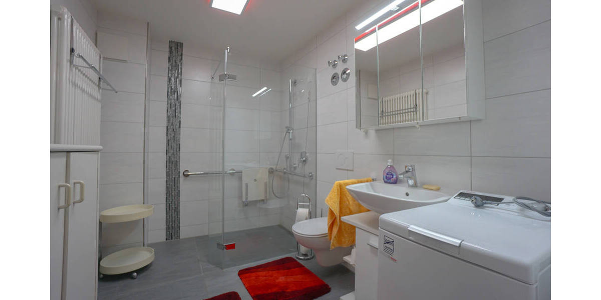 Etagenwohnung Nürnberg Röthenbach b Schweinau - 2 Zimmer, 47 m&sup2;, 210.000&euro; | Angebot:26694658
