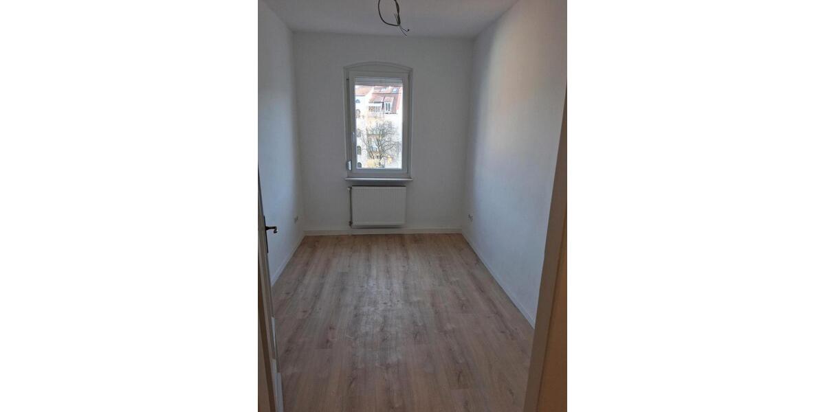 Zentrale, kernsanierte 4 Zimmer-Wohnung -Erstbezug 4 zimmer