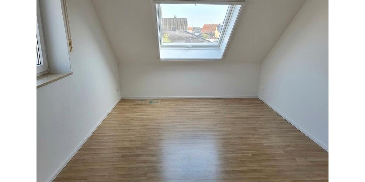 Dachgeschoßwohnung Wilhermsdorf - 4 Zimmer, 102 m&sup2;, 1.190&euro; | Angebot:25742562