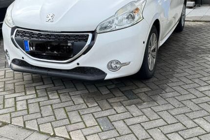 Peugeot 208 42.000 km 7.050 &euro; Nürnberg 90482